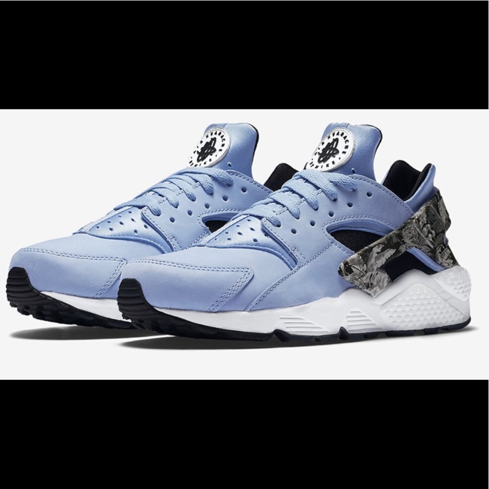 Used baby blue Huaraches